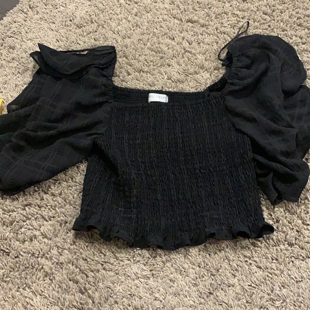 Black puffy sleeve top